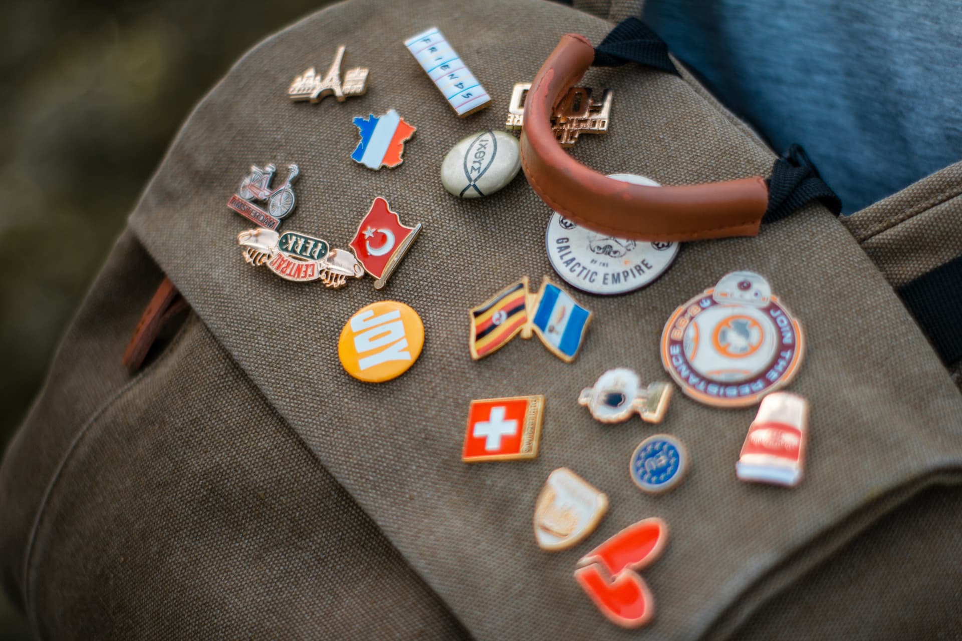 3 Differences of Hard Enamel Pins and Soft Enamel Pins