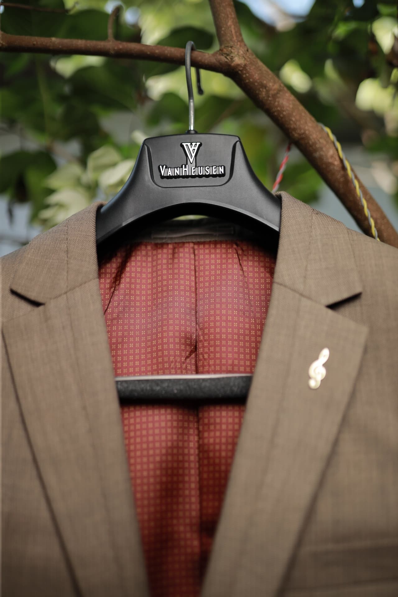 How Custom Corporate Lapel Pins Can Help Your Business
